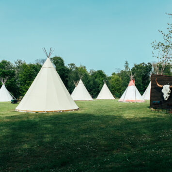 camp tipi vue du bois - ranch de calamity jane
